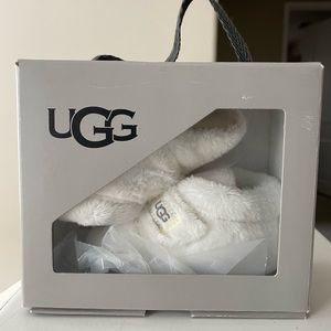 NEW White Ugg booties (Sz 6-12m)